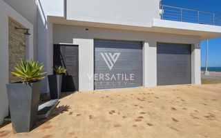 4 Bedroom House For Sale in Afrodite Beach