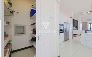 4 Bedroom House For Sale in Afrodite Beach