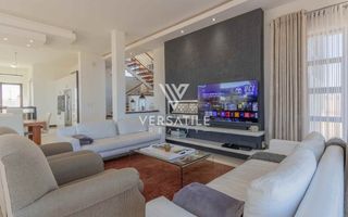 4 Bedroom House For Sale in Afrodite Beach