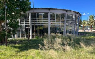 Office / Retail / Mixed Use To Rent in Southern Industrial A...