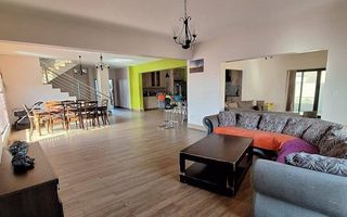 4 Bedroom House For Sale in Mile 4, Swakopmund