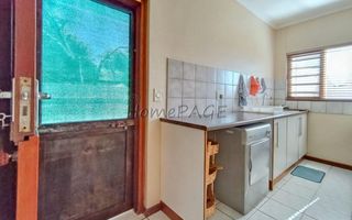 4 Bedroom House For Sale in Hermis