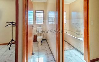 4 Bedroom House For Sale in Hermis