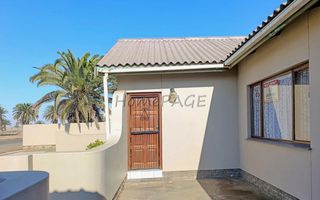 4 Bedroom House For Sale in Hermis