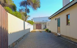 4 Bedroom House For Sale in Hermis