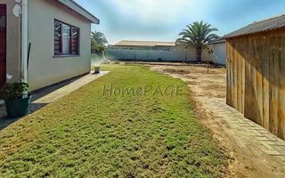 4 Bedroom House For Sale in Hermis
