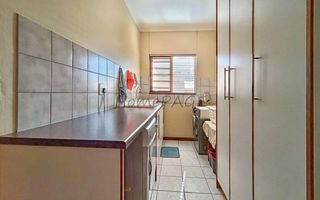4 Bedroom House For Sale in Hermis