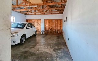 4 Bedroom House For Sale in Hermis