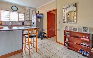 4 Bedroom House For Sale in Hermis