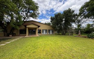 Farm For Sale in Hochfeld