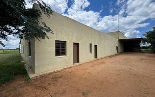 Farm For Sale in Hochfeld