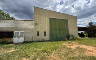 Farm For Sale in Hochfeld