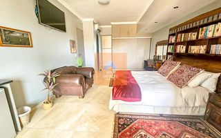 8 Bedroom House For Sale in Vineta, Swakopmund