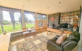 8 Bedroom House For Sale in Vineta, Swakopmund