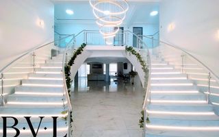 6 Bedroom House For Sale in Auasblick, Windhoek