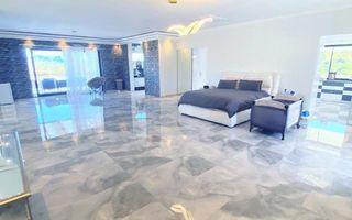 6 Bedroom House For Sale in Auasblick, Windhoek