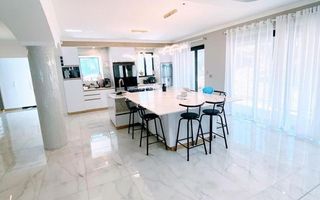 6 Bedroom House For Sale in Auasblick, Windhoek