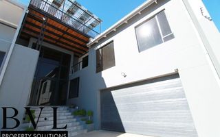 6 Bedroom House For Sale in Auasblick, Windhoek
