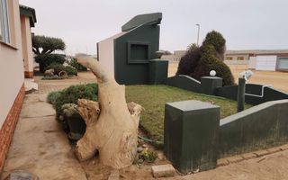 3 Bedroom House For Sale in Henties Bay Central, Henties Bay