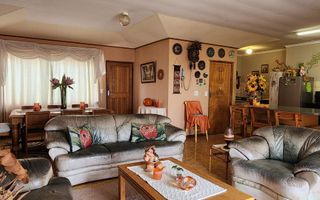3 Bedroom House For Sale in Henties Bay Central, Henties Bay