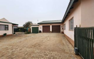 3 Bedroom House For Sale in Henties Bay Central, Henties Bay