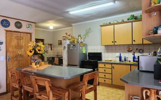 3 Bedroom House For Sale in Henties Bay Central, Henties Bay