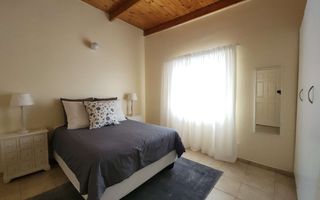 3 Bedroom House For Sale in Henties Bay Central, Henties Bay
