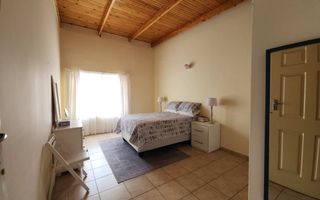 3 Bedroom House For Sale in Henties Bay Central, Henties Bay