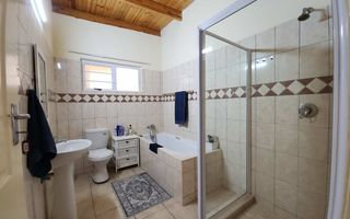 3 Bedroom House For Sale in Henties Bay Central, Henties Bay
