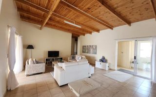 3 Bedroom House For Sale in Henties Bay Central, Henties Bay