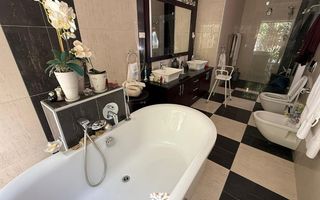 4 Bedroom House For Sale in Klein Windhoek, Windhoek