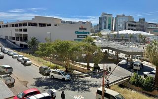 2 Bedroom Apartment For Sale in Windhoek Central, Windhoek