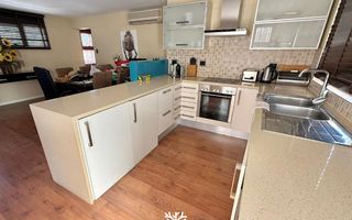 2 Bedroom Apartment For Sale in Windhoek Central, Windhoek