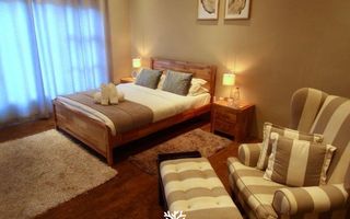6 Bedroom House For Sale in Erospark, Windhoek