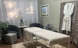 6 Bedroom House For Sale in Erospark, Windhoek