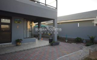 3 Bedroom House For Sale in Mile 4, Swakopmund