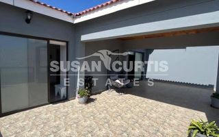 3 Bedroom House For Sale in Mile 4, Swakopmund