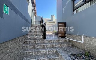 3 Bedroom House For Sale in Mile 4, Swakopmund