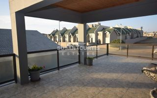 3 Bedroom House For Sale in Mile 4, Swakopmund