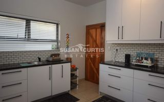 3 Bedroom House For Sale in Mile 4, Swakopmund