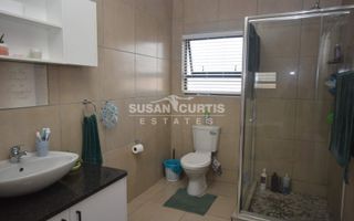 3 Bedroom House For Sale in Mile 4, Swakopmund