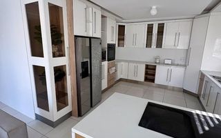 2 Bedroom House To Rent in Dolphin Beach