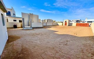 2 Bedroom House To Rent in Dolphin Beach