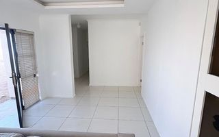 2 Bedroom House To Rent in Dolphin Beach
