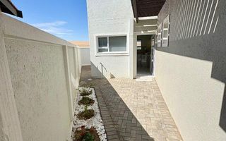 3 Bedroom House To Rent in Long Beach
