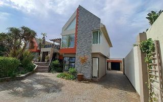 3 Bedroom House For Sale in Meersig