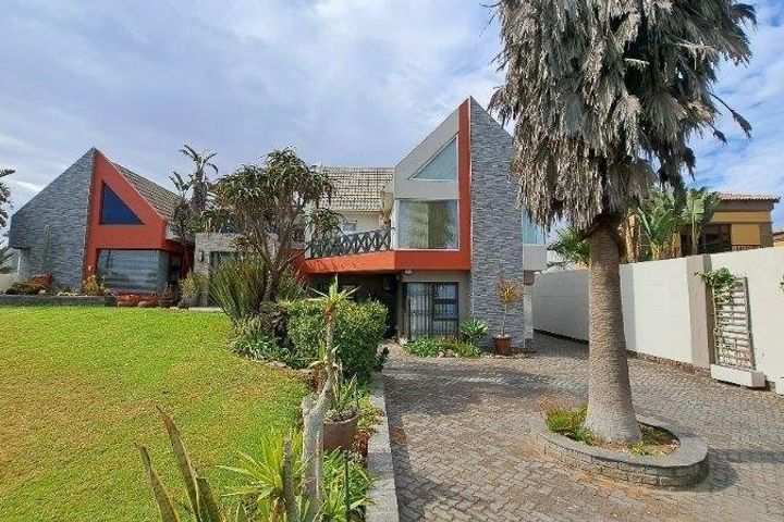 3 Bedroom House For Sale in Meersig