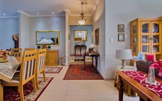 2 Bedroom House For Sale in Long Beach