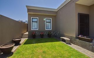 2 Bedroom House For Sale in Long Beach
