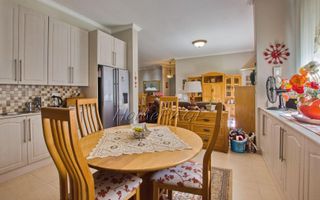 2 Bedroom House For Sale in Long Beach